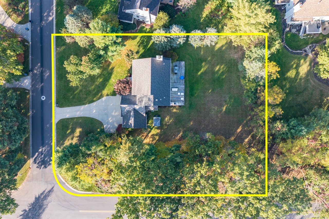 8272 Bainbridge Drive, Mattawan, MI, 49071-8402