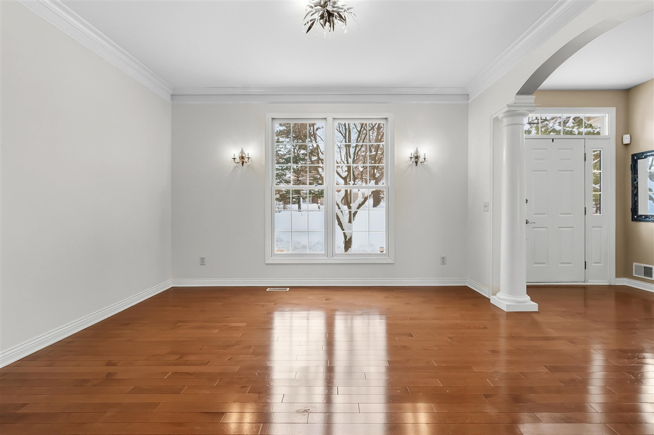 8272 Bainbridge Drive, Mattawan, MI, 49071-8402