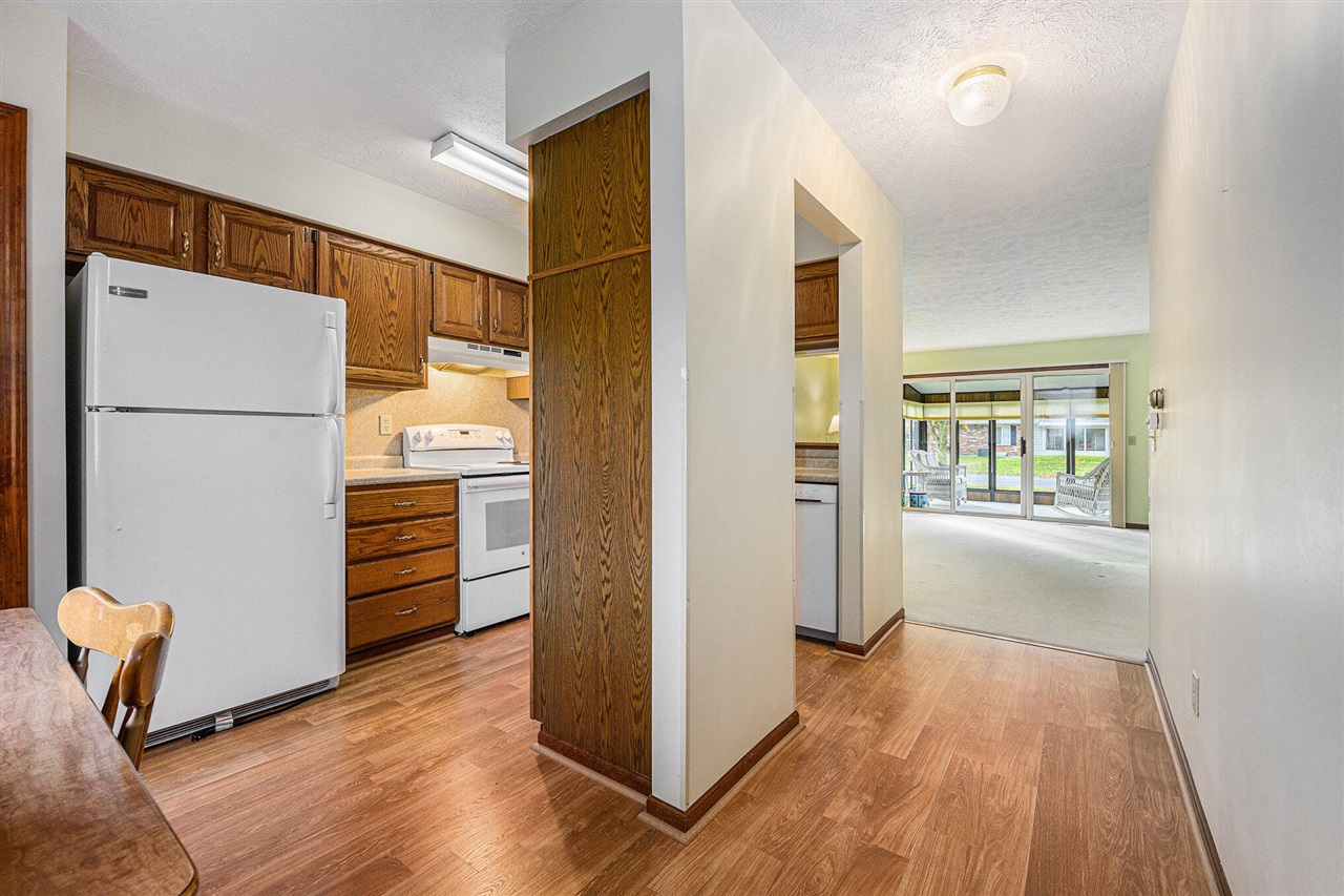 4886 Weston Avenue, Kalamazoo, MI, 49006-1370