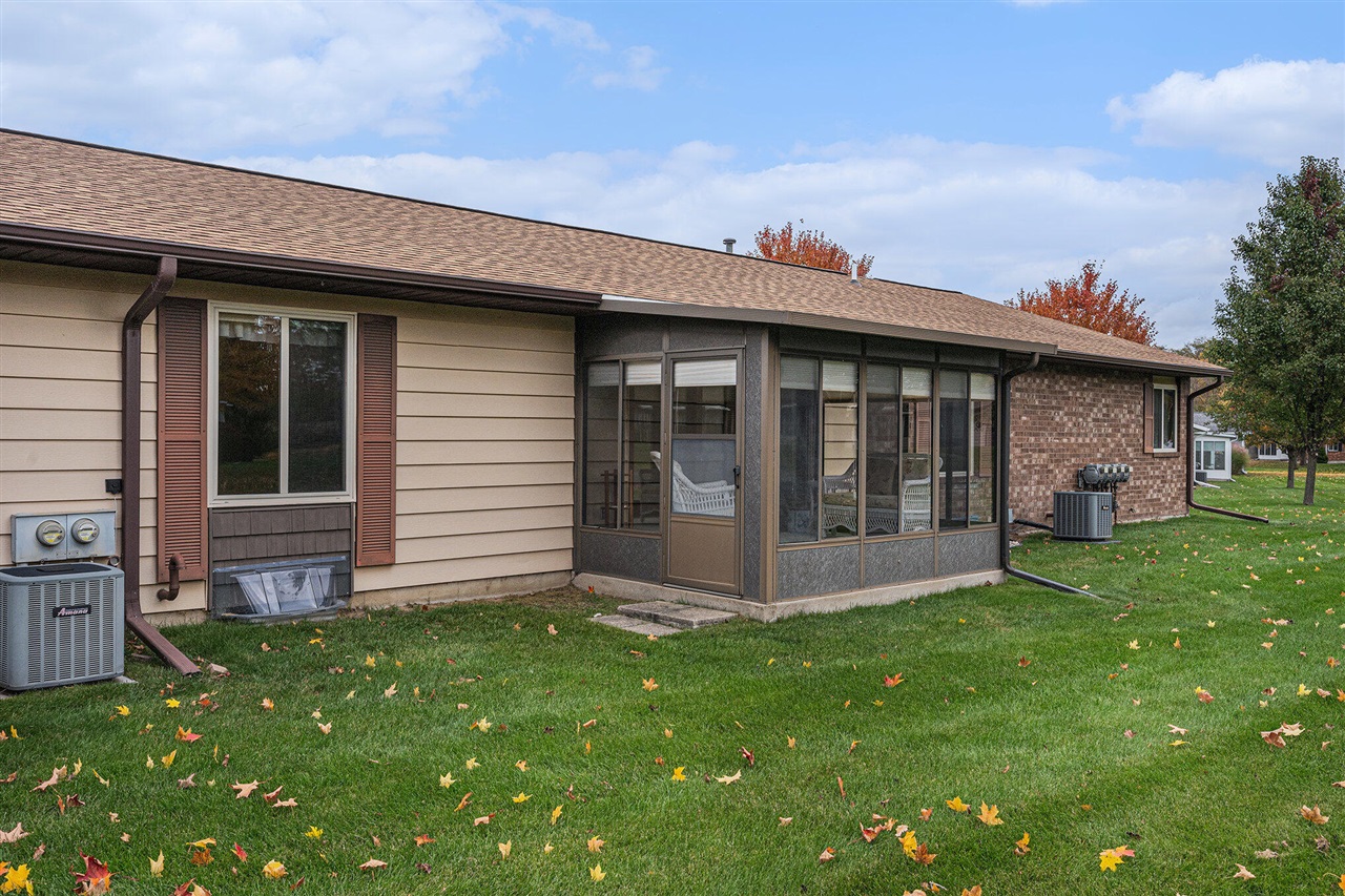 4886 Weston Avenue, Kalamazoo, MI, 49006-1370