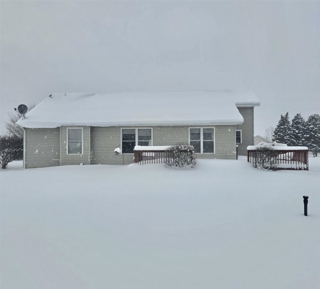 Homes for sale in Paw Paw, MI | 53427 Ridgeview Cir, Paw Paw, MI 49079 | MLS# 70512640