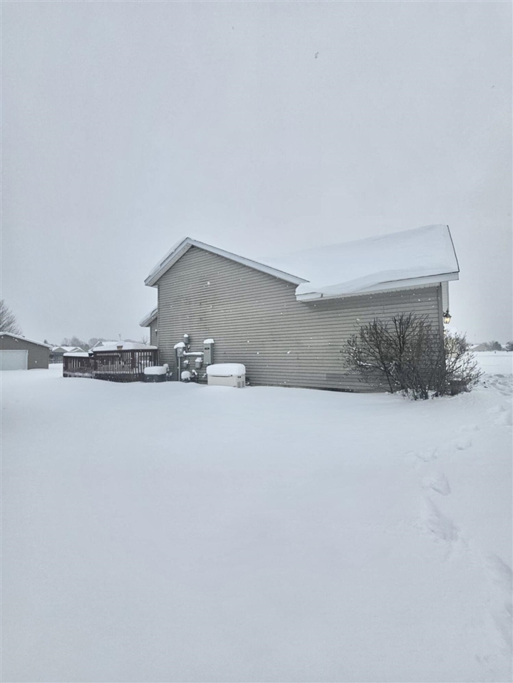 Homes for sale in Paw Paw, MI | 53427 Ridgeview Cir, Paw Paw, MI 49079 | MLS# 70512640