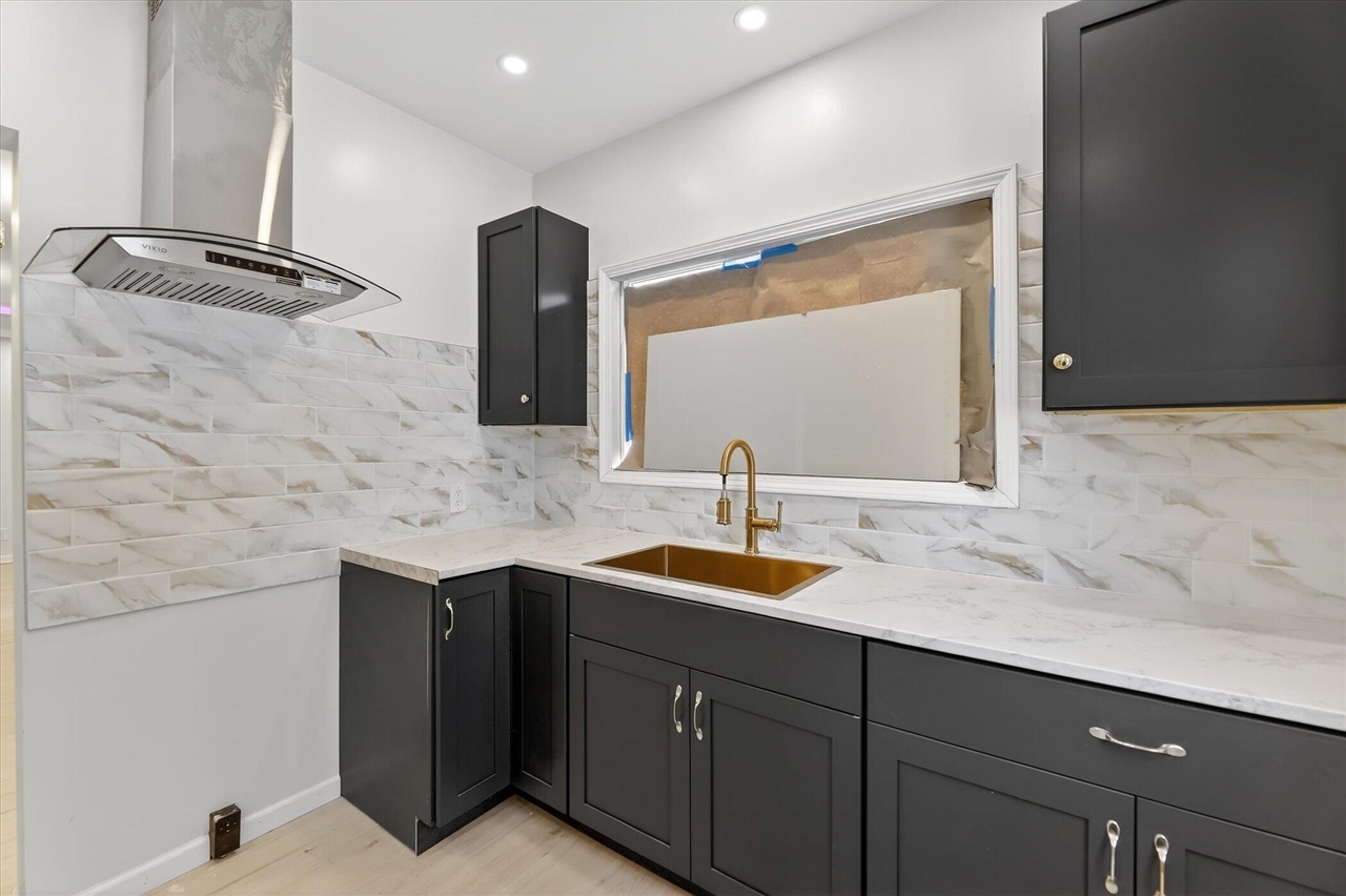 1064 Ogden Avenue, Benton Harbor, MI, 49022-5307