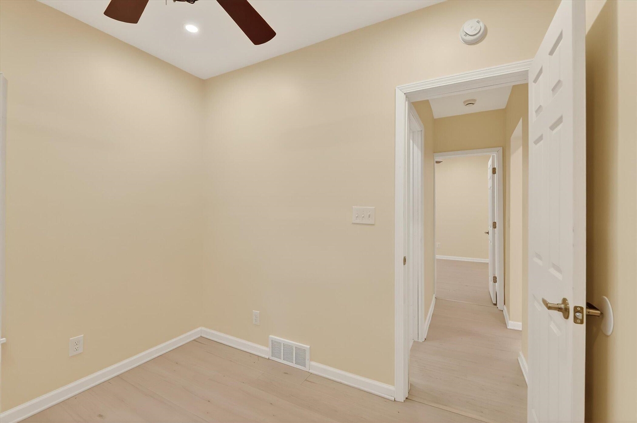 1064 Ogden Avenue, Benton Harbor, MI, 49022-5307