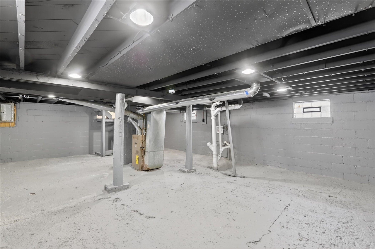 1064 Ogden Avenue, Benton Harbor, MI, 49022-5307