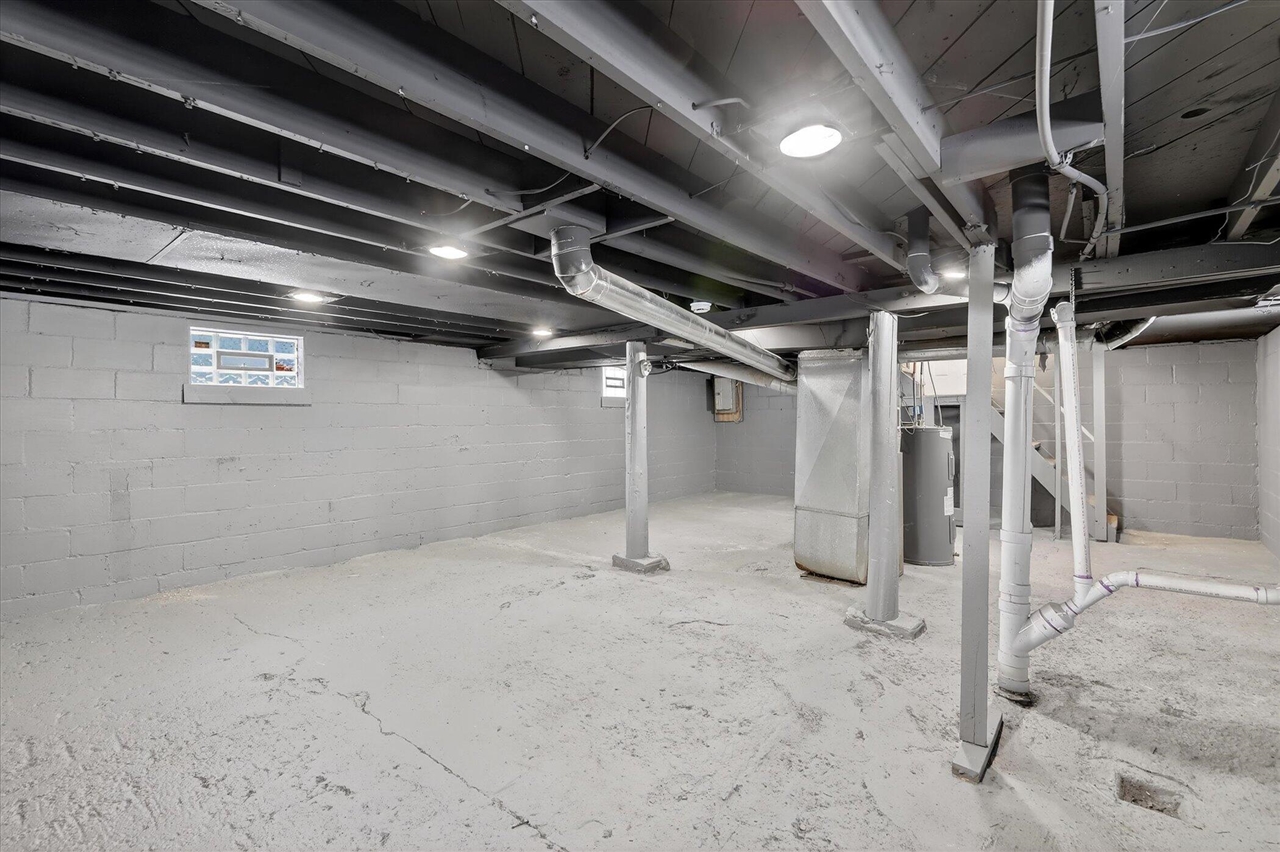 1064 Ogden Avenue, Benton Harbor, MI, 49022-5307