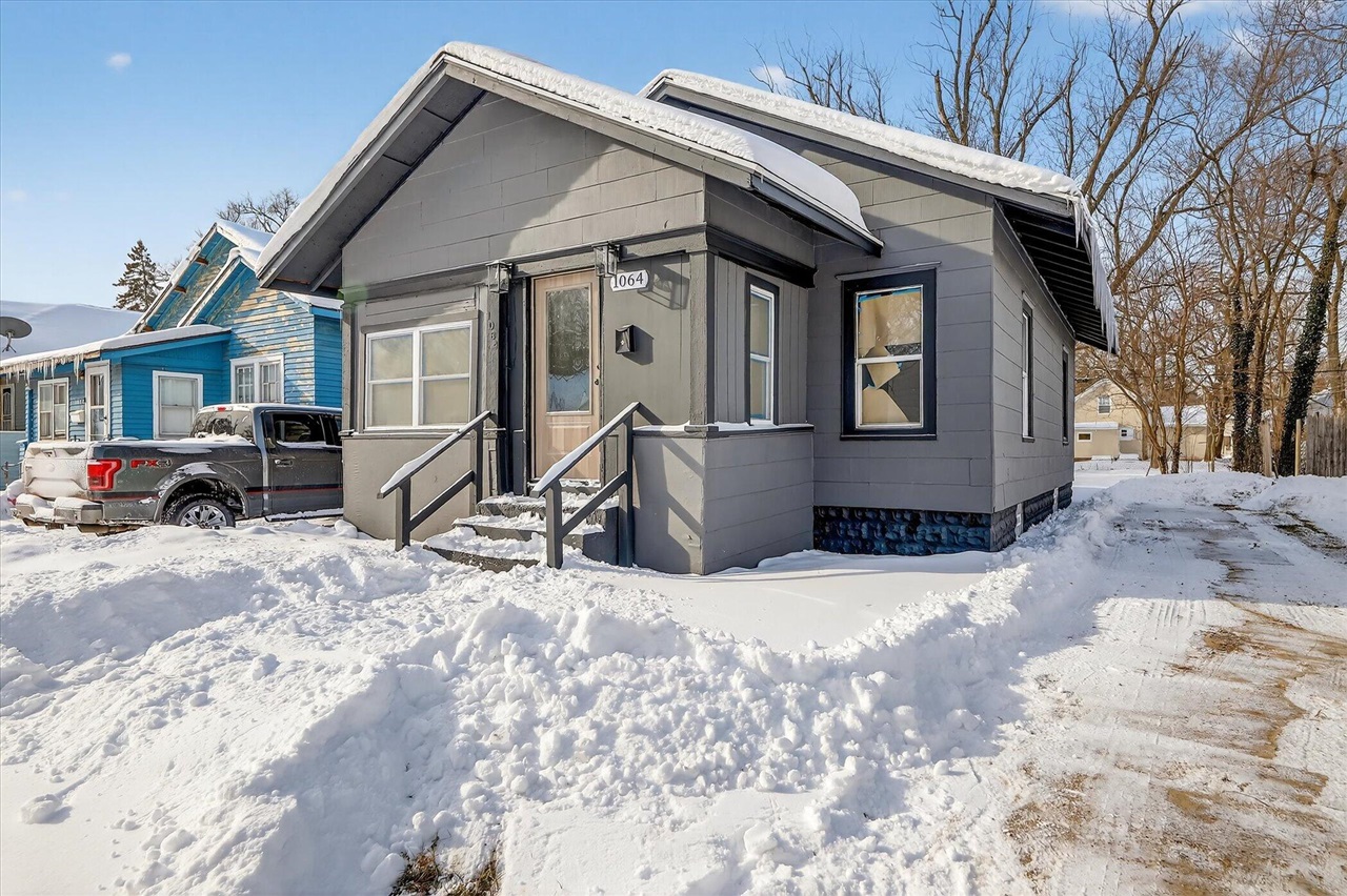 1064 Ogden Avenue, Benton Harbor, MI, 49022-5307