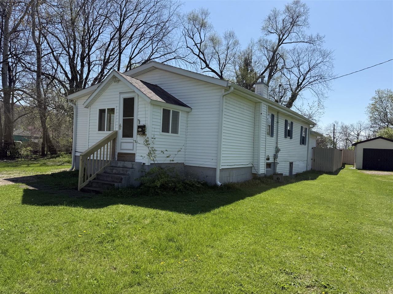 720 Ray Street, Kalamazoo, MI, 49048-1744