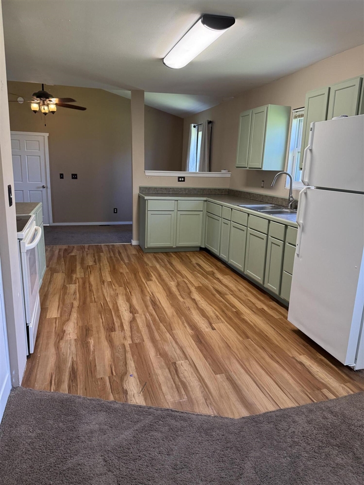 720 Ray Street, Kalamazoo, MI, 49048-1744