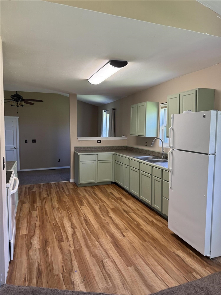 720 Ray Street, Kalamazoo, MI, 49048-1744