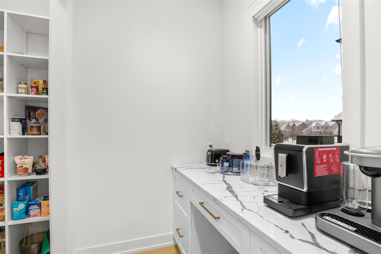 7303 Brookside Village Court, Bloomfield Hills, MI, 48301