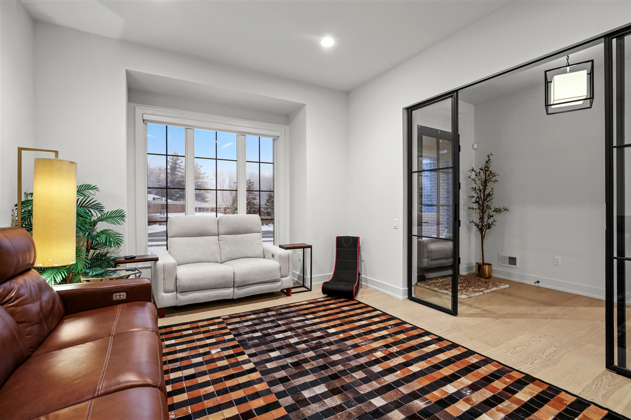 7303 Brookside Village Court, Bloomfield Hills, MI, 48301