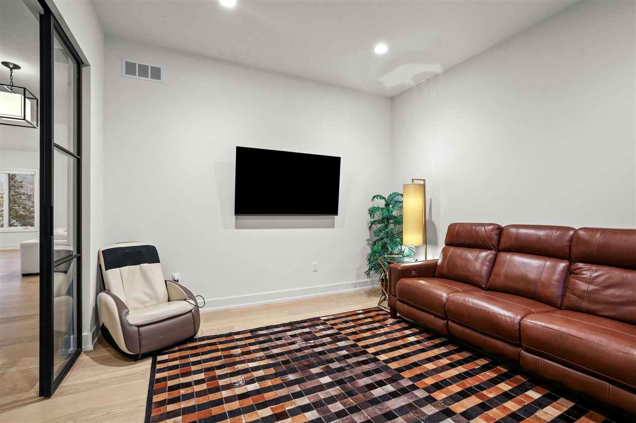 7303 Brookside Village Court, Bloomfield Hills, MI, 48301