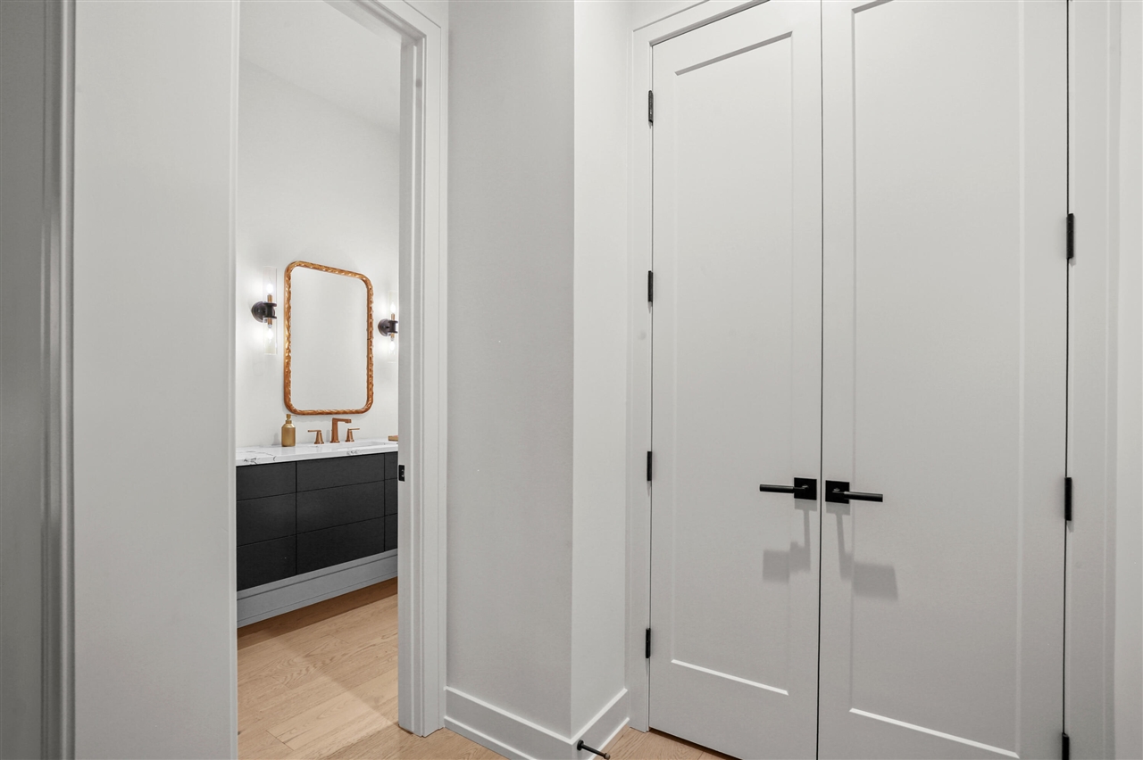 7303 Brookside Village Court, Bloomfield Hills, MI, 48301