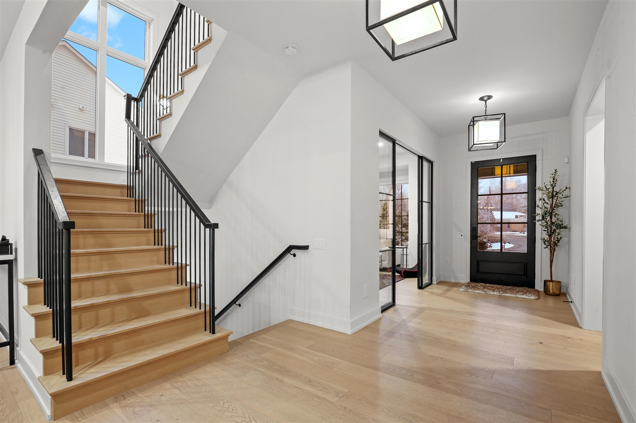 7303 Brookside Village Court, Bloomfield Hills, MI, 48301