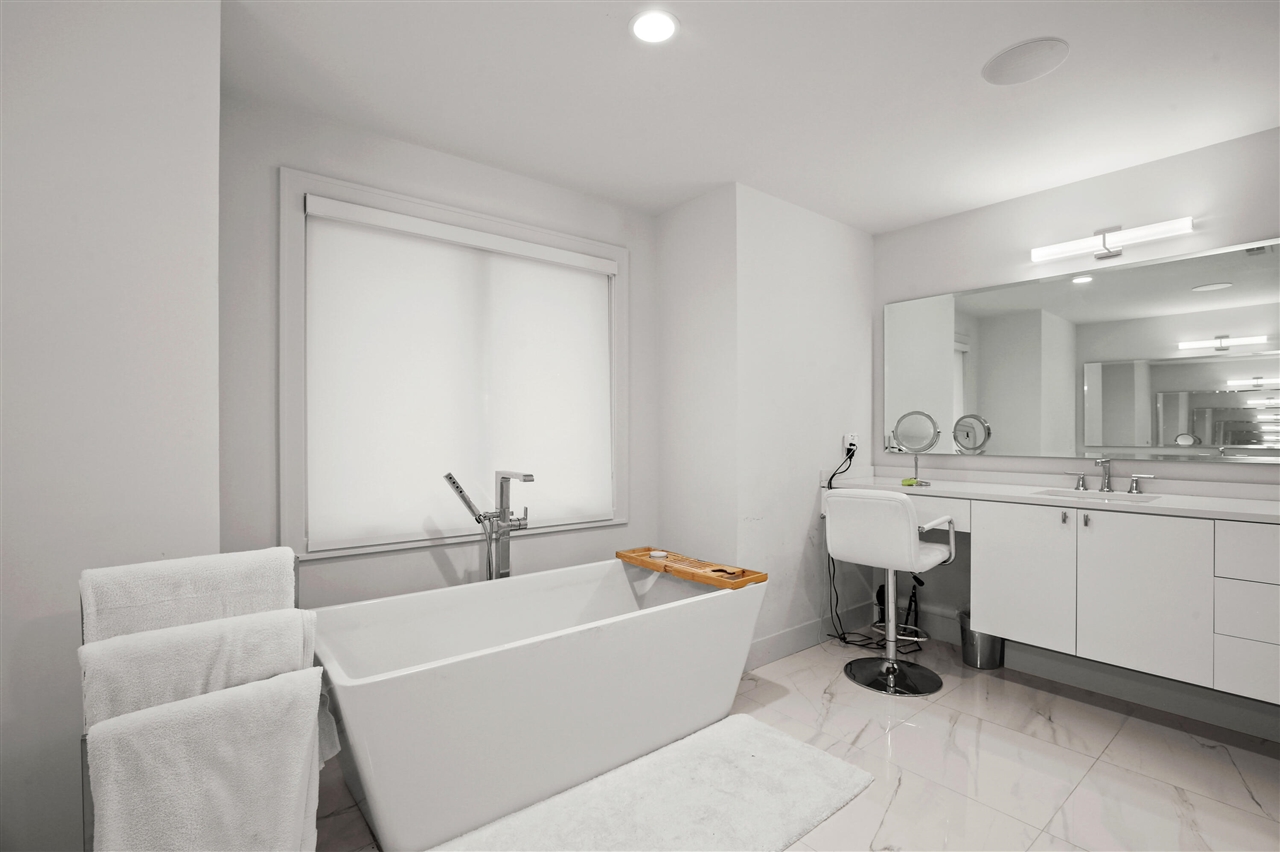 7303 Brookside Village Court, Bloomfield Hills, MI, 48301