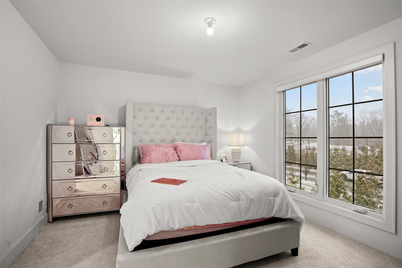 7303 Brookside Village Court, Bloomfield Hills, MI, 48301