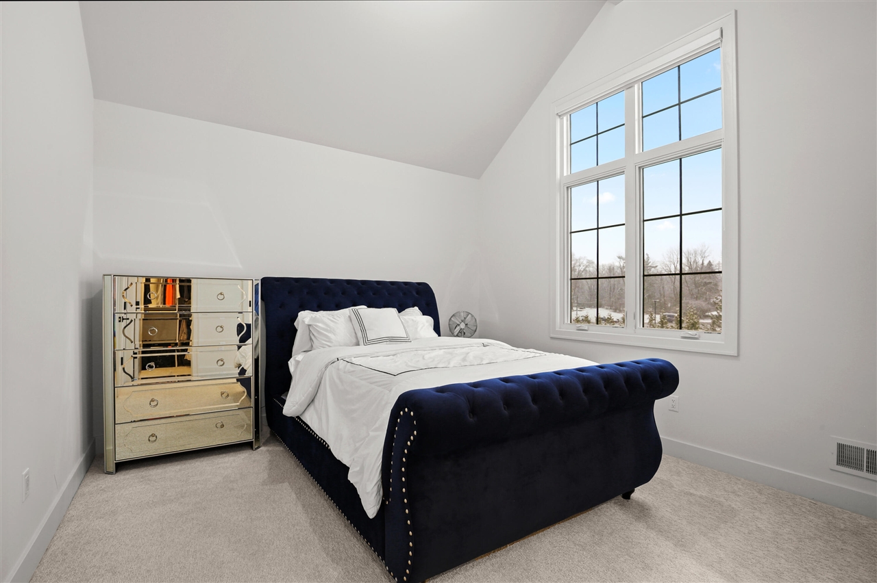 7303 Brookside Village Court, Bloomfield Hills, MI, 48301