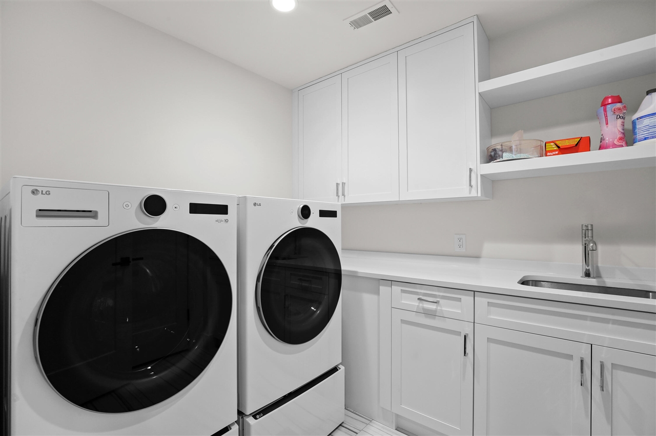 7303 Brookside Village Court, Bloomfield Hills, MI, 48301