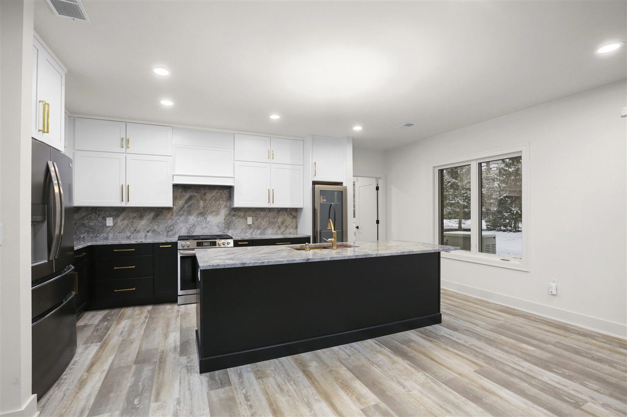 7303 Brookside Village Court, Bloomfield Hills, MI, 48301