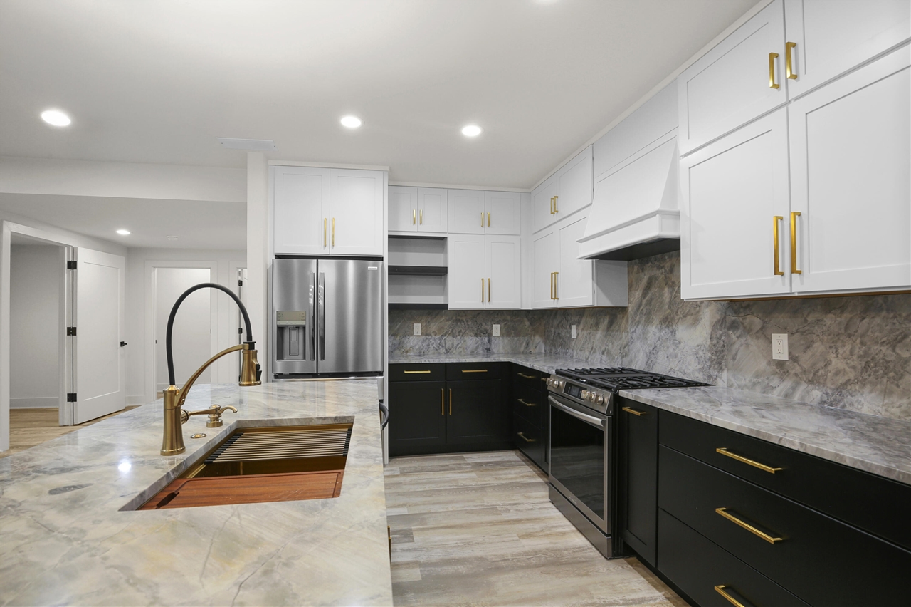 7303 Brookside Village Court, Bloomfield Hills, MI, 48301