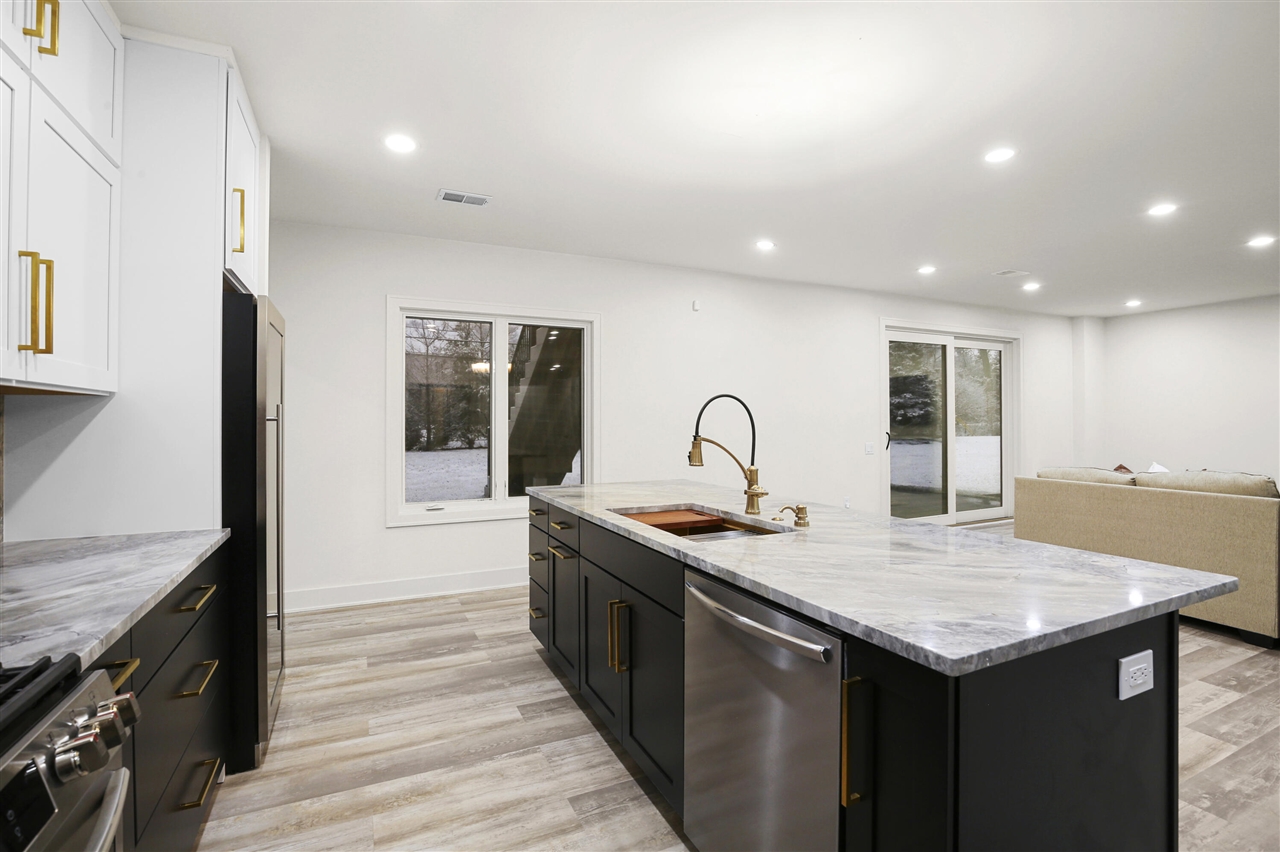 7303 Brookside Village Court, Bloomfield Hills, MI, 48301