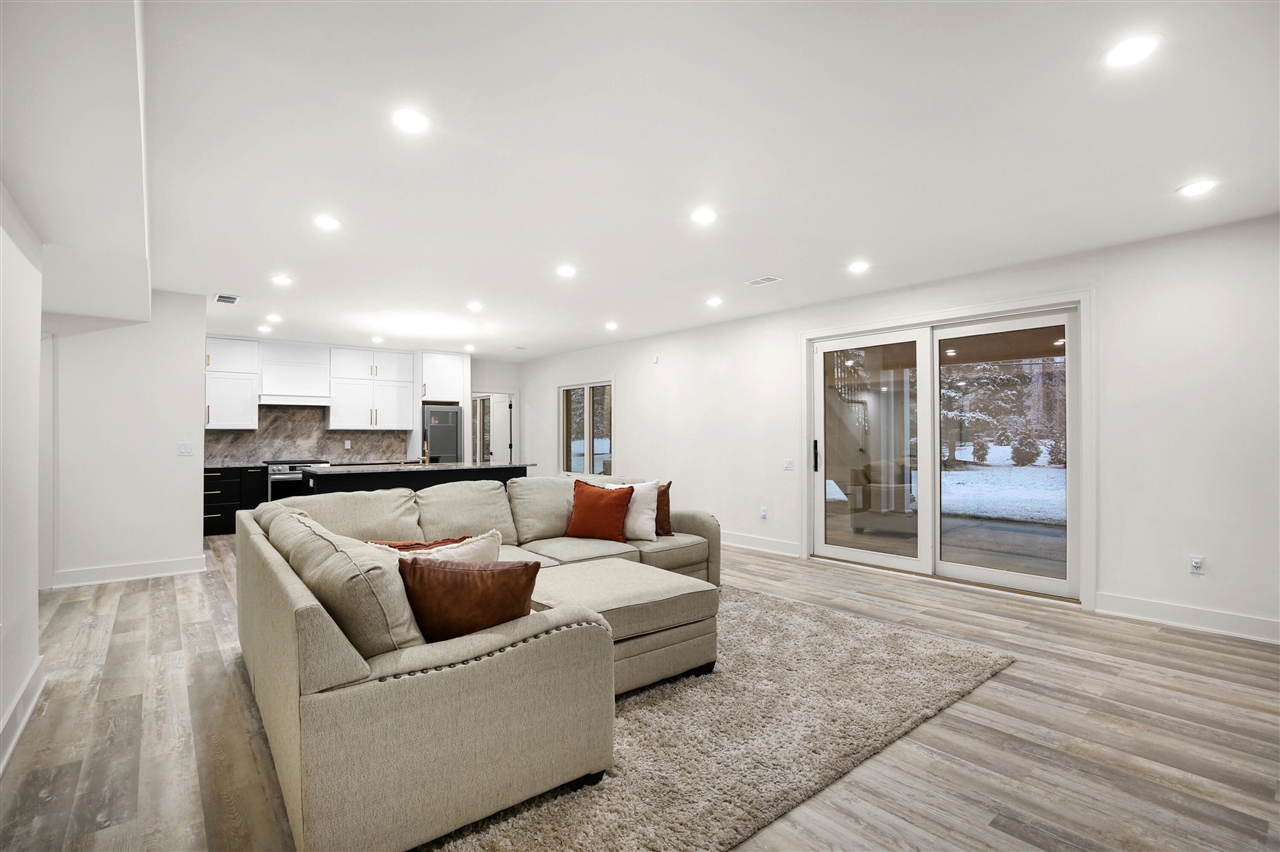 7303 Brookside Village Court, Bloomfield Hills, MI, 48301