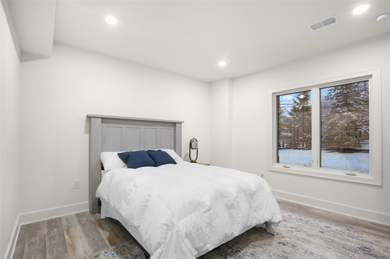 7303 Brookside Village Court, Bloomfield Hills, MI, 48301