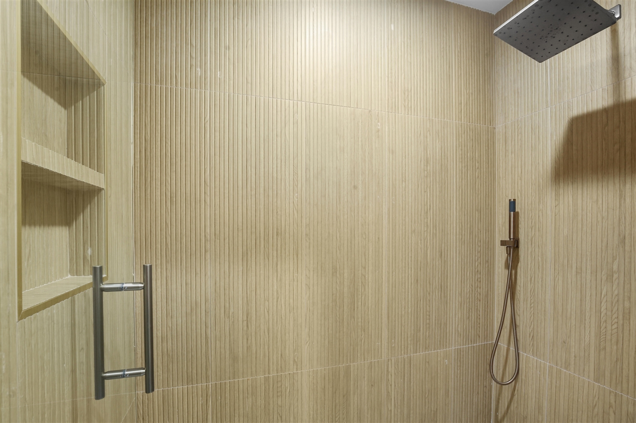 7303 Brookside Village Court, Bloomfield Hills, MI, 48301