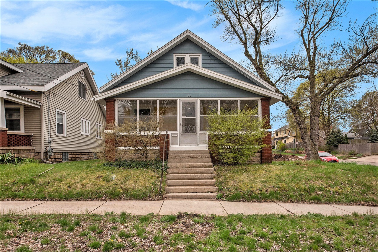 100 Knapp Street, Grand Rapids, MI, 49505-6231