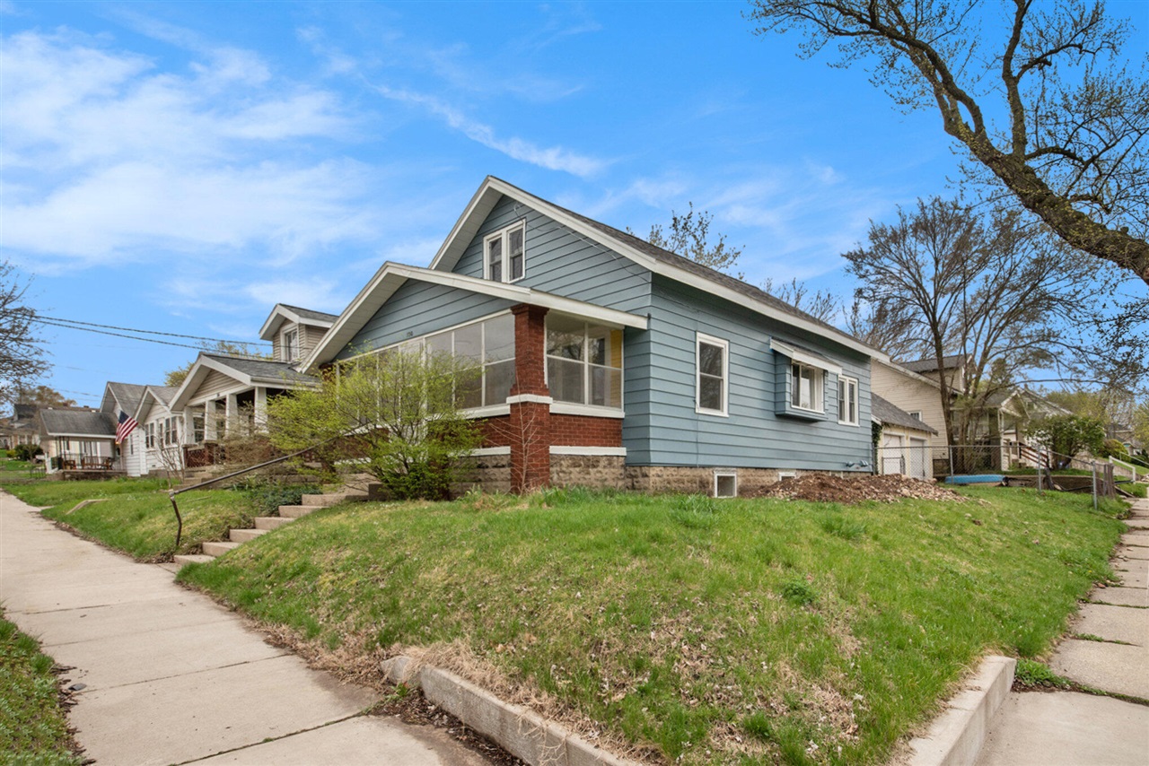 100 Knapp Street, Grand Rapids, MI, 49505-6231