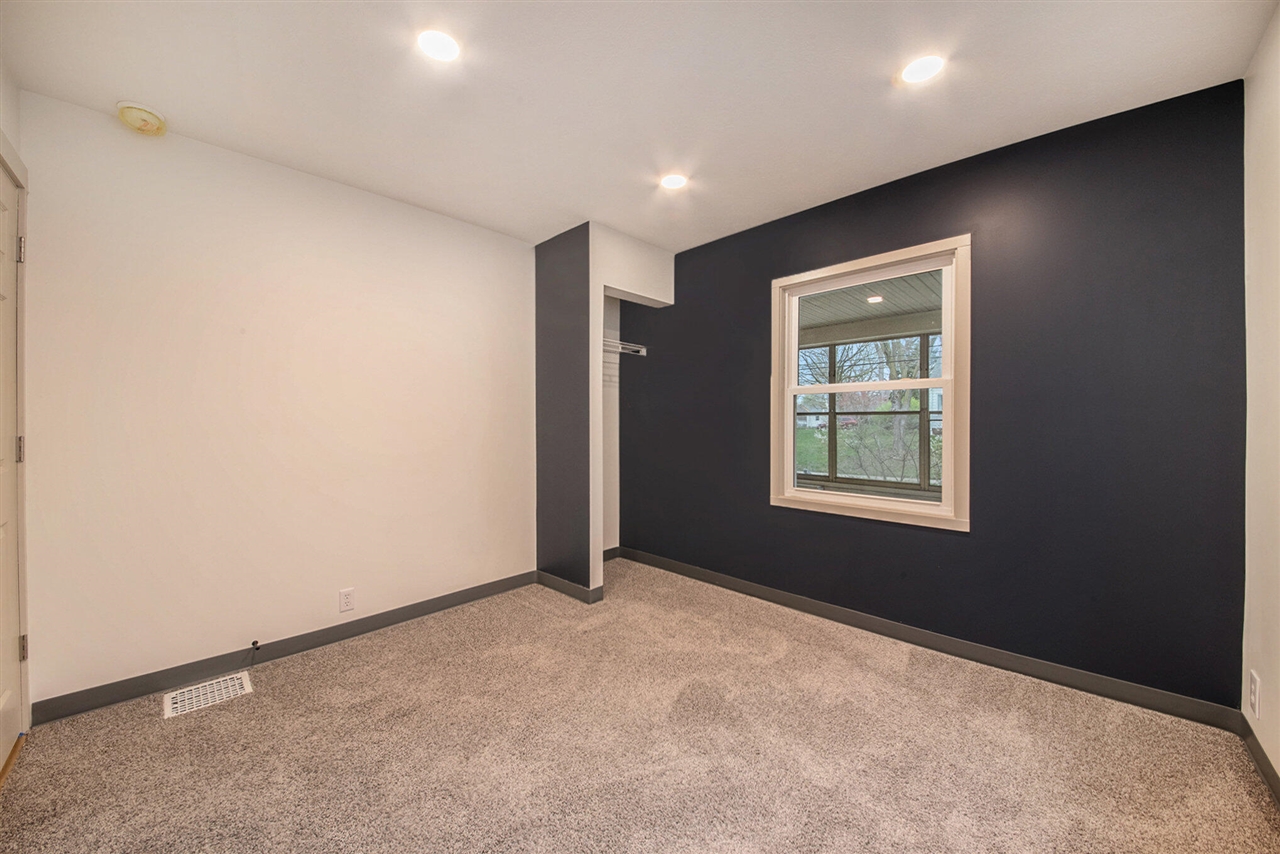 100 Knapp Street, Grand Rapids, MI, 49505-6231