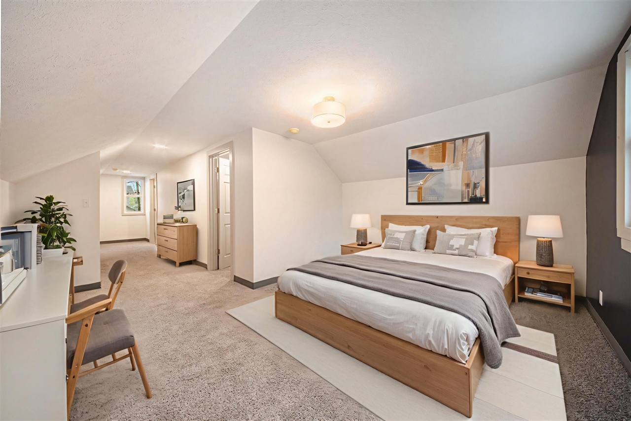 100 Knapp Street, Grand Rapids, MI, 49505-6231