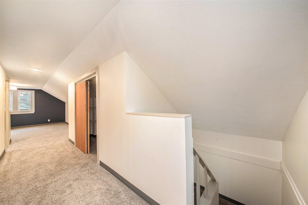 100 Knapp Street, Grand Rapids, MI, 49505-6231