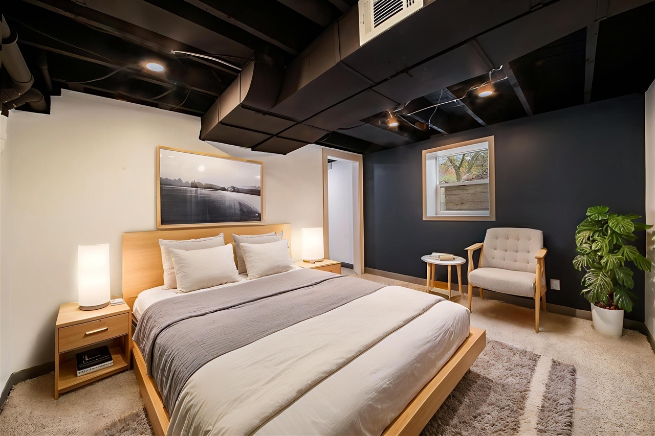 100 Knapp Street, Grand Rapids, MI, 49505-6231