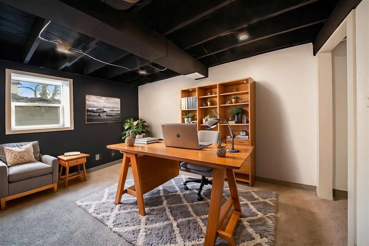 100 Knapp Street, Grand Rapids, MI, 49505-6231