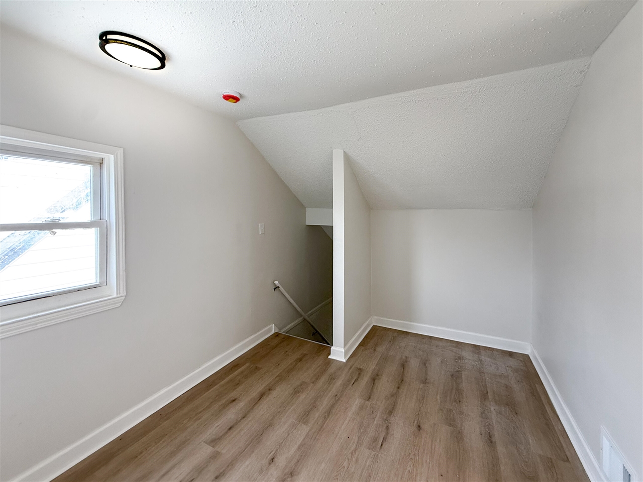 16595 Ardmore Street photo 17