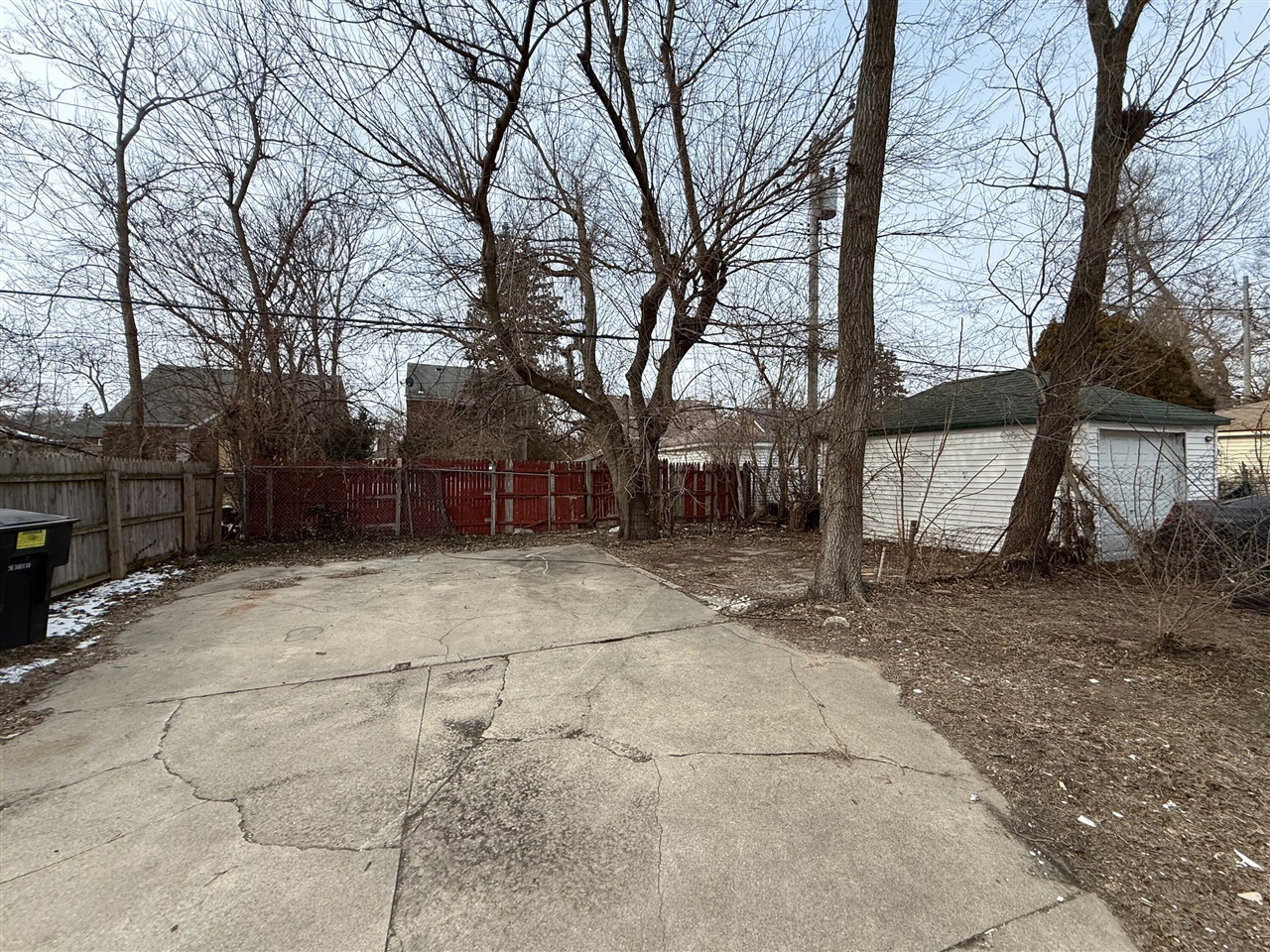16595 Ardmore Street photo 24