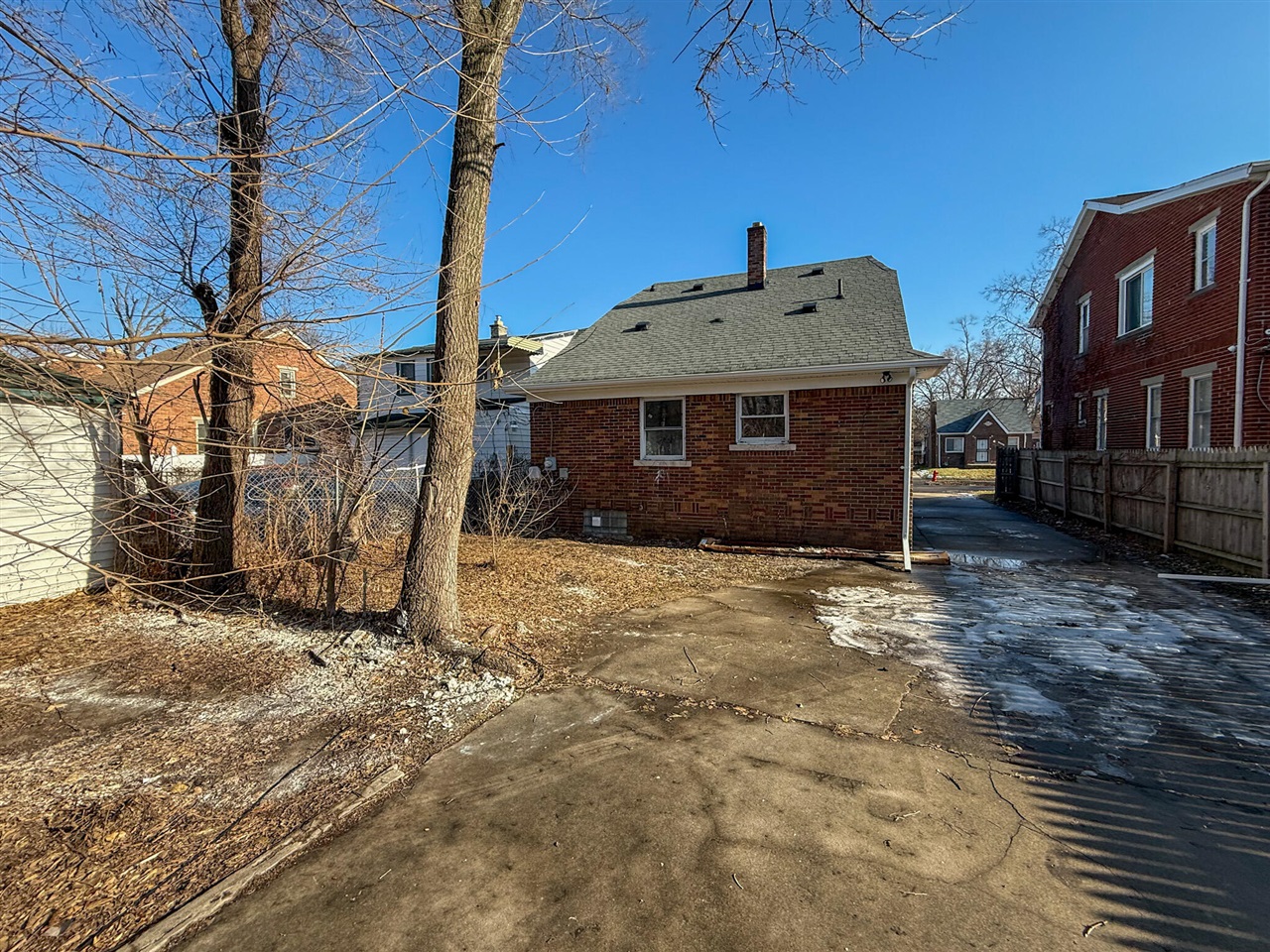 16595 Ardmore Street photo 28