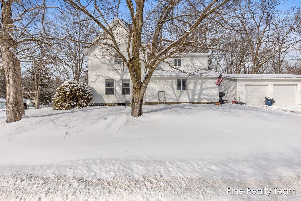 321 E Fenton Street, Union City, MI, 49094-1114