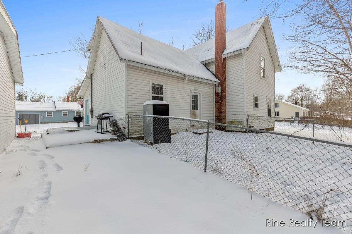 321 E Fenton Street, Union City, MI, 49094-1114