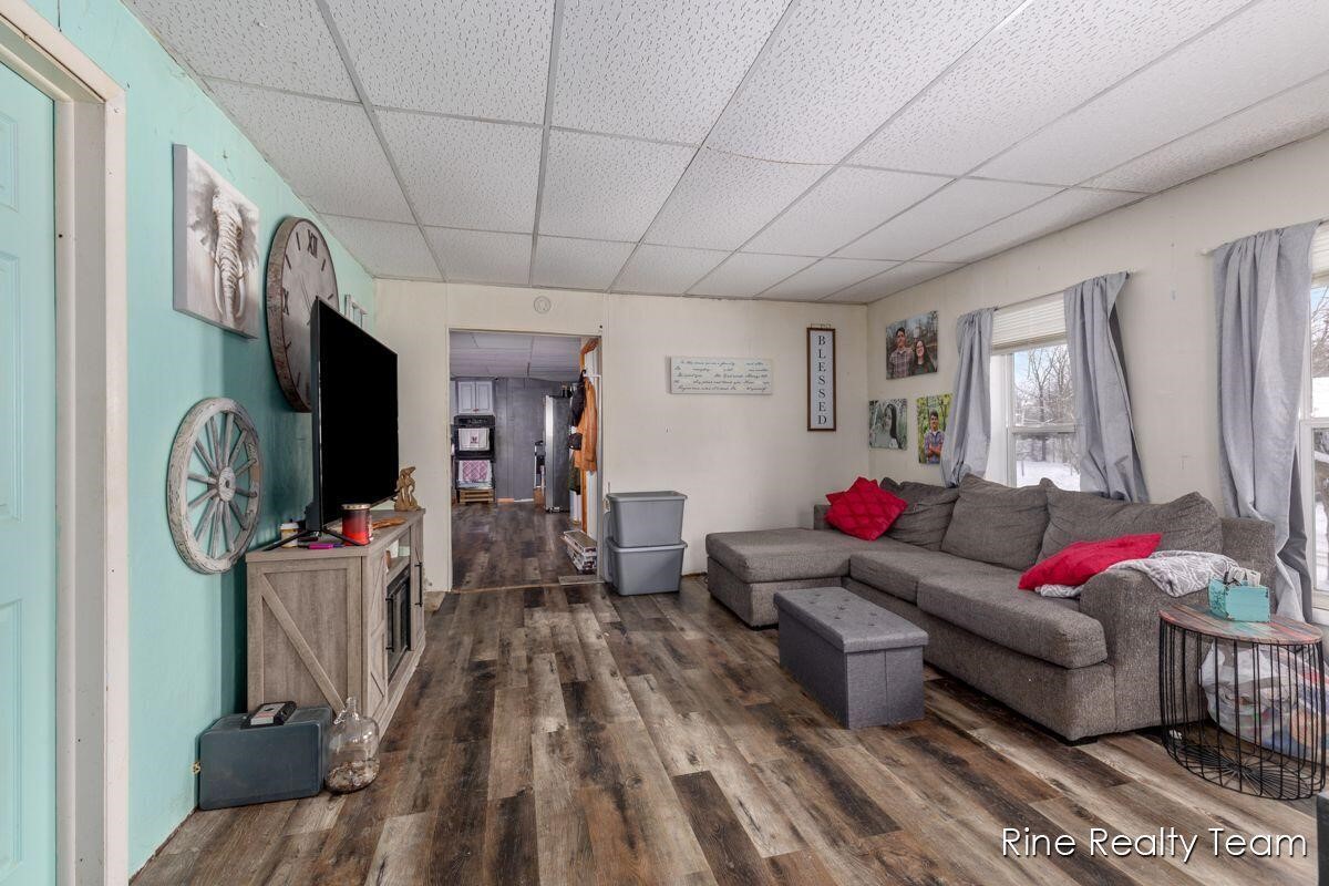 321 E Fenton Street, Union City, MI, 49094-1114