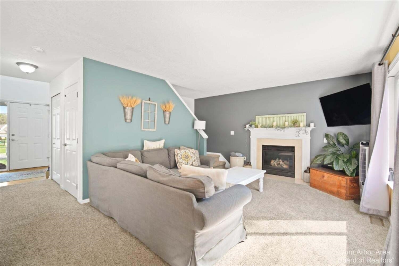 214 Glenwood Circle, Manchester, MI, 48158-8586