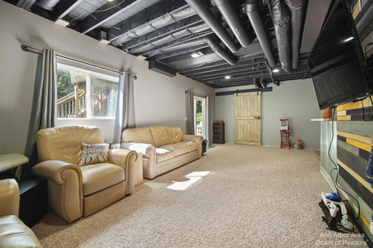 214 Glenwood Circle, Manchester, MI, 48158-8586