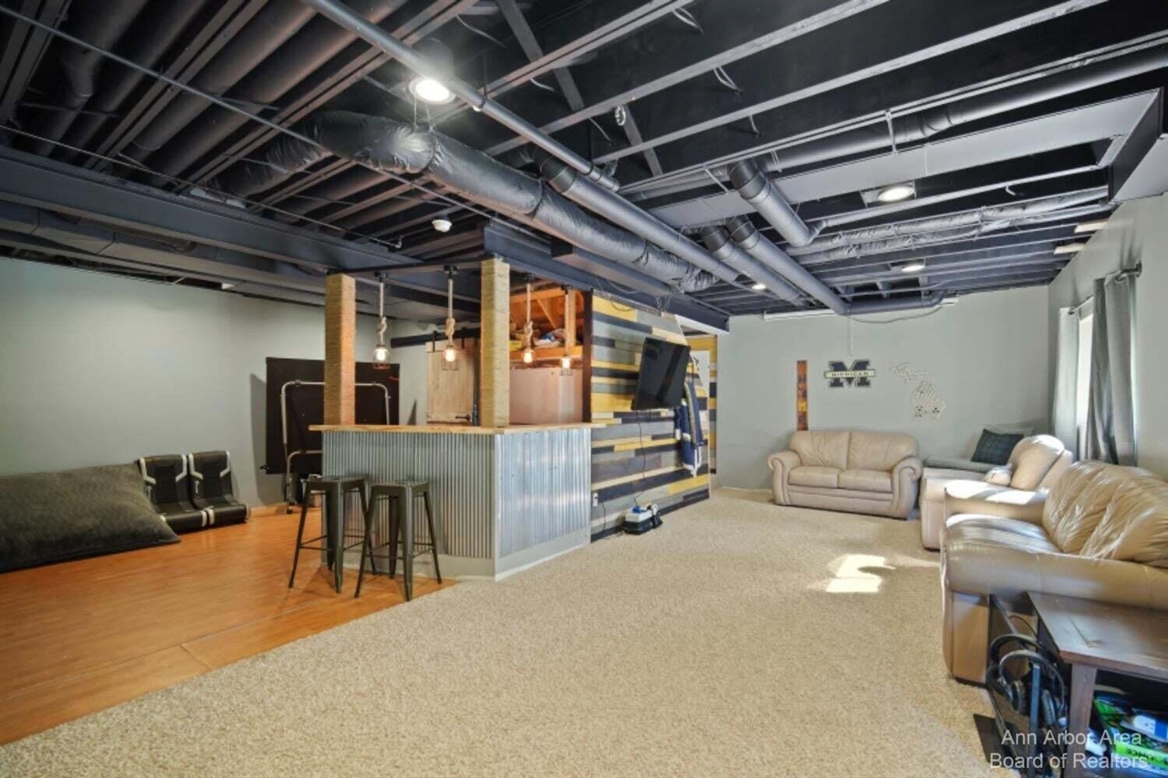 214 Glenwood Circle, Manchester, MI, 48158-8586