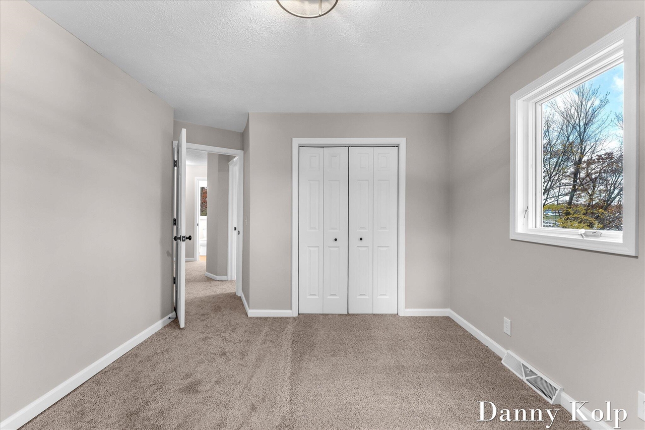 2687 Dunnigan Avenue, Grand Rapids, MI, 49525-9624