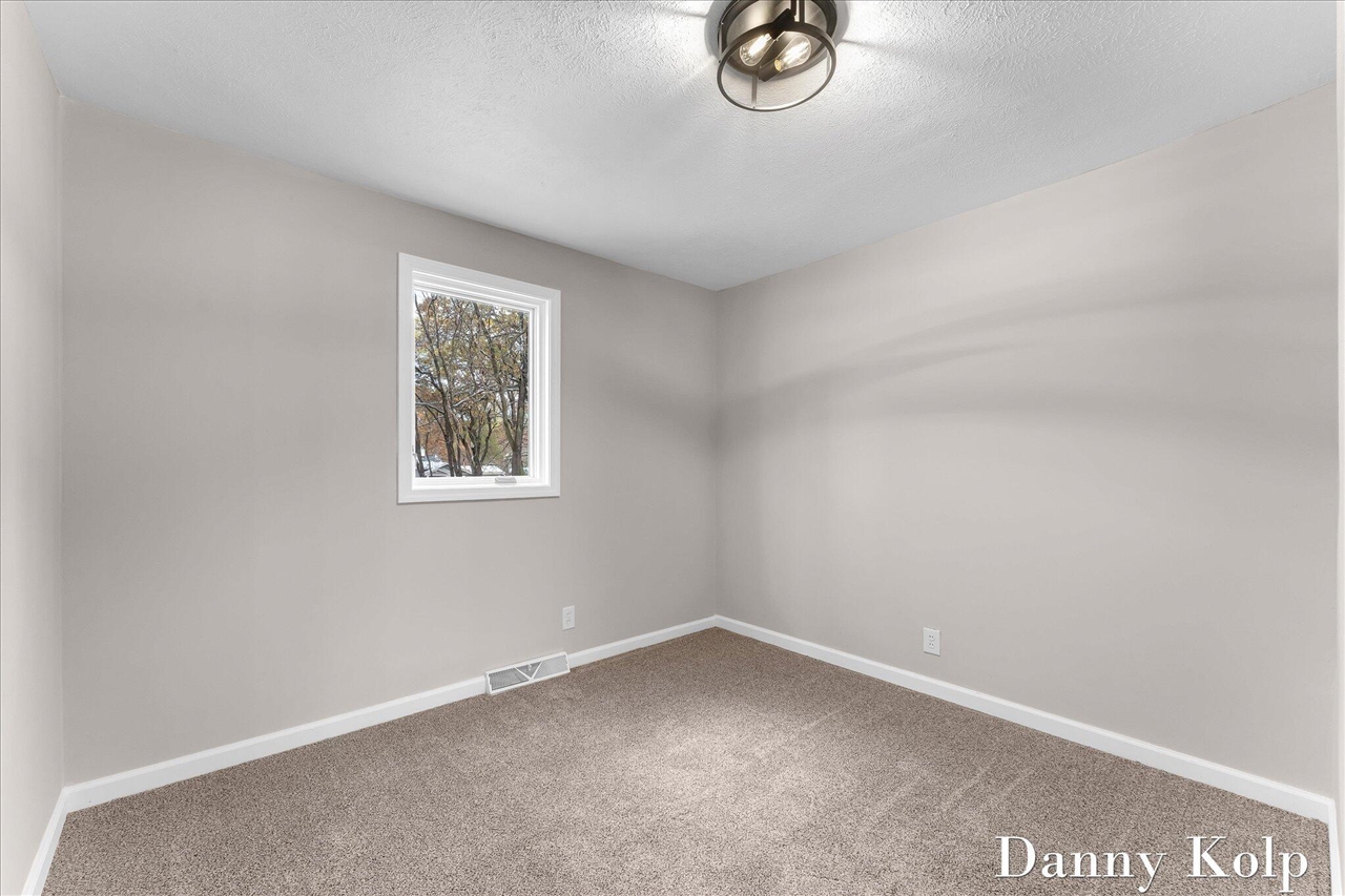 2687 Dunnigan Avenue, Grand Rapids, MI, 49525-9624