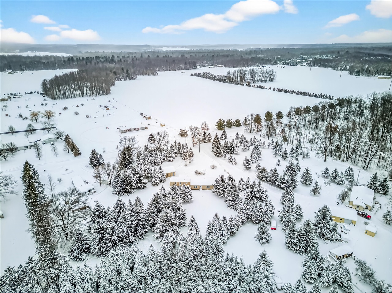 55 E Wilke Road, Rothbury, MI, 49452-8081