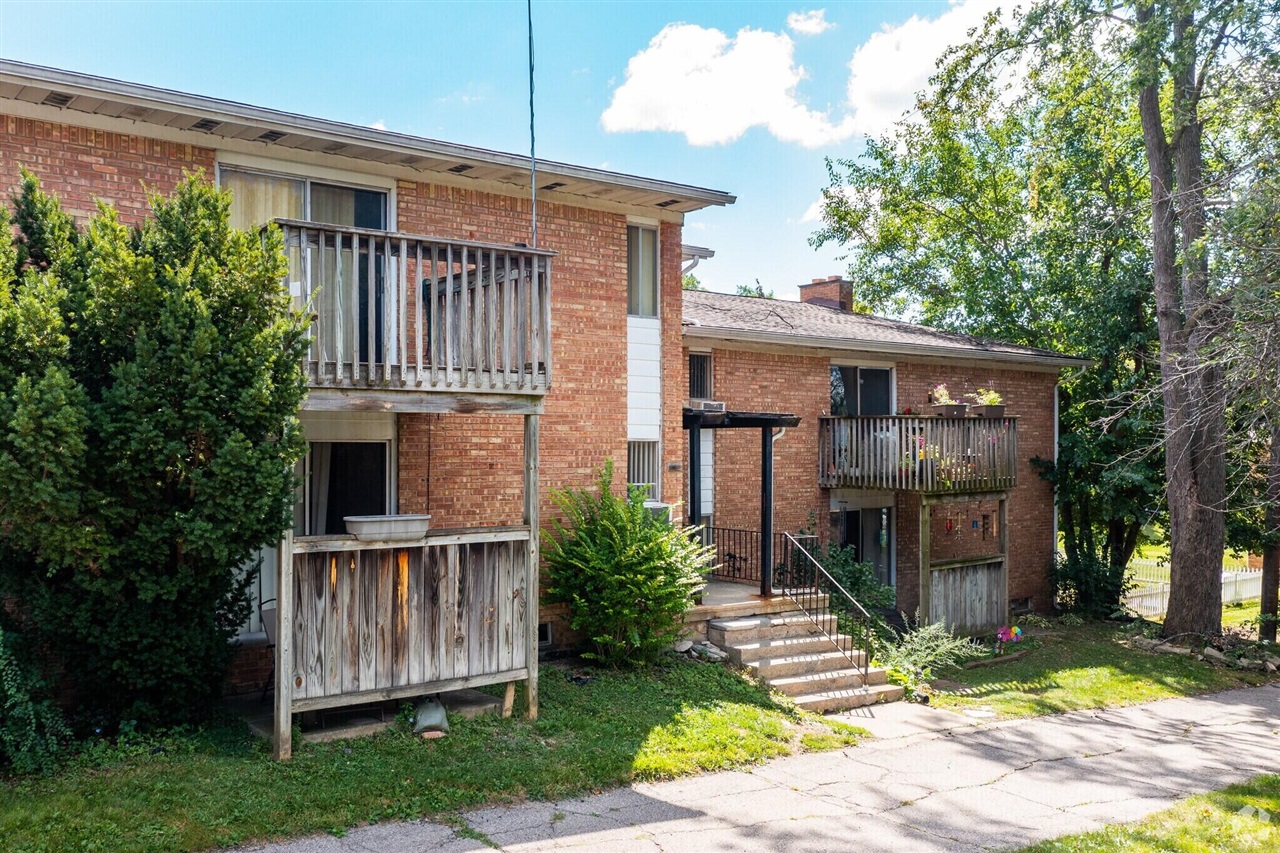2230 Dexter Avenue photo 17