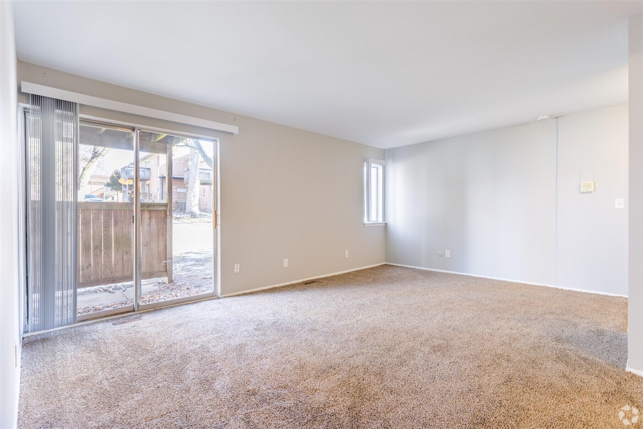 2230 Dexter Avenue photo 8